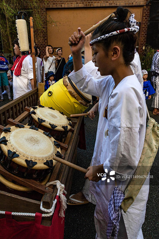 镰仓萌之岳的鼓手 - 御灵神社的萌之岳或蒙面游行图片素材