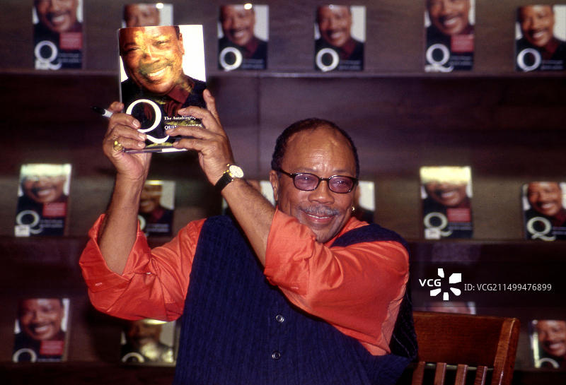 昆西·琼斯在加州西好莱坞的图书签售活动图片素材