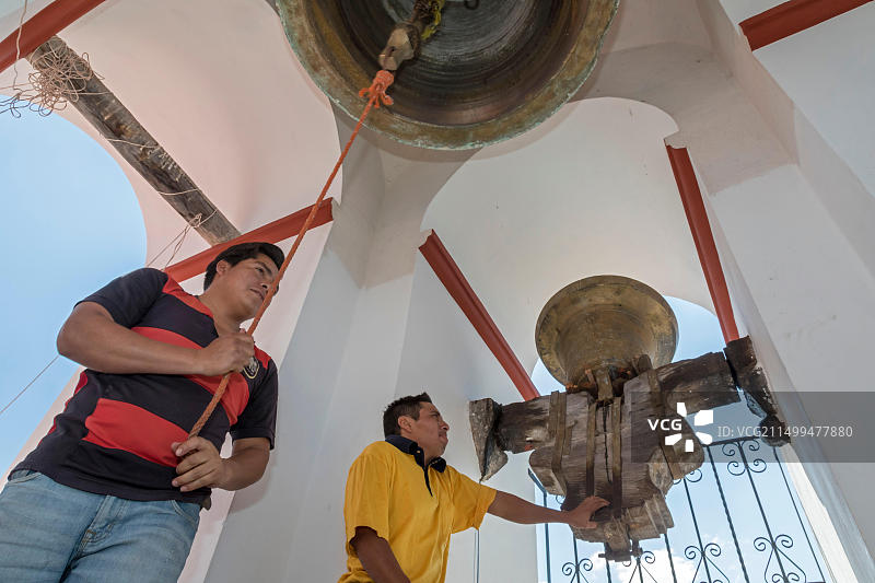 墨西哥瓦哈卡州圣胡安蒂蒂帕克教堂钟楼图片素材