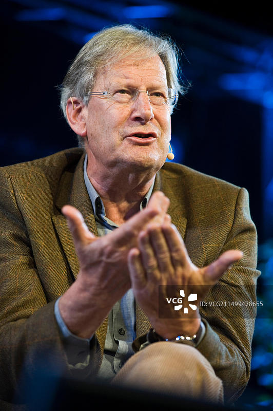 约翰·艾 Eliot·加德纳在2014年海伊艺术节上谈论他的工作图片素材