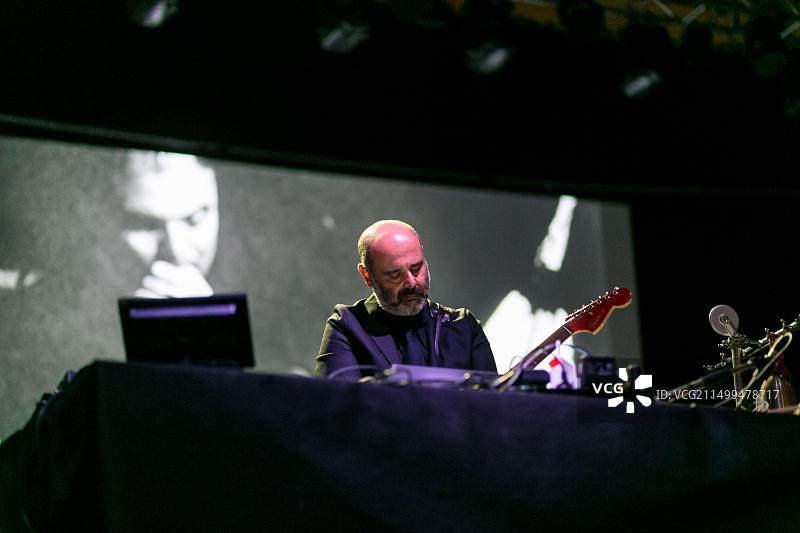 意大利作曲家Theo Teardo现场表演图片素材