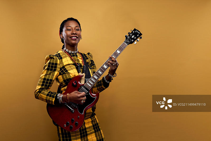 在英国布里斯托尔拍摄的Fatoumata Diawara图片素材