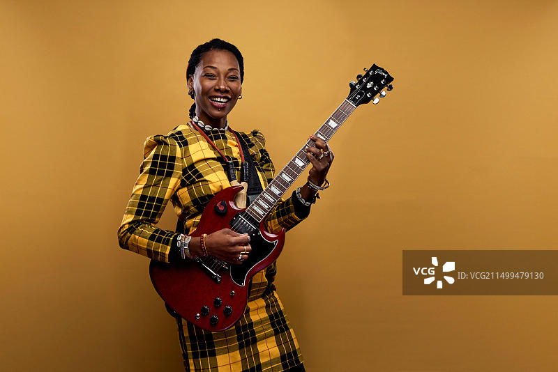 在英国布里斯托尔拍摄的Fatoumata Diawara图片素材