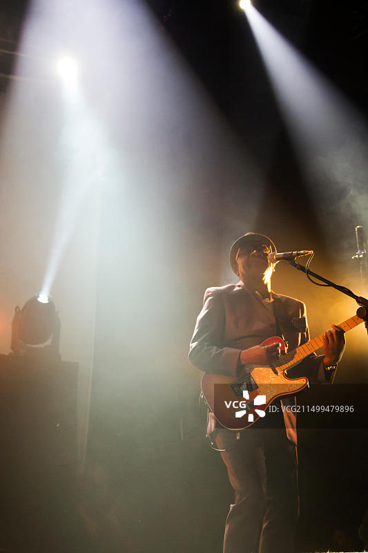 林瓦尔·戈尔丁 - The Specials乐队现场表演 - 伦敦朗豪坊图片素材