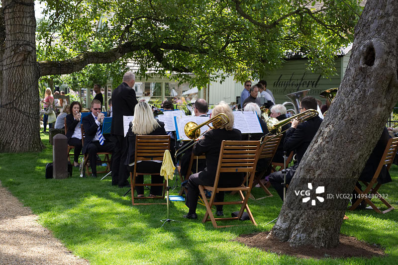 在戴尔斯福特夏季音乐节上的牛津彻韦尔铜管乐队图片素材