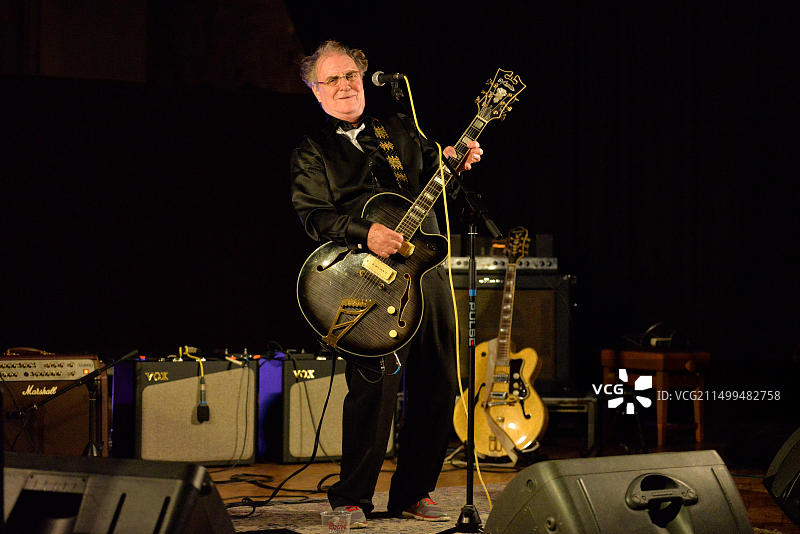 英国词曲作者特里·里德在英国切斯特圣玛丽创意空间演出图片素材