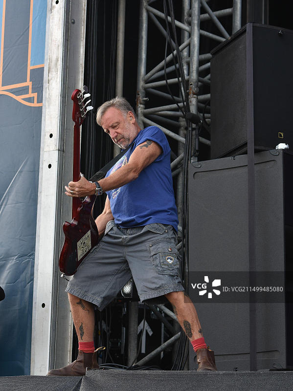 Peter Hook与乐队在2021年Victorious音乐节上现场表演图片素材