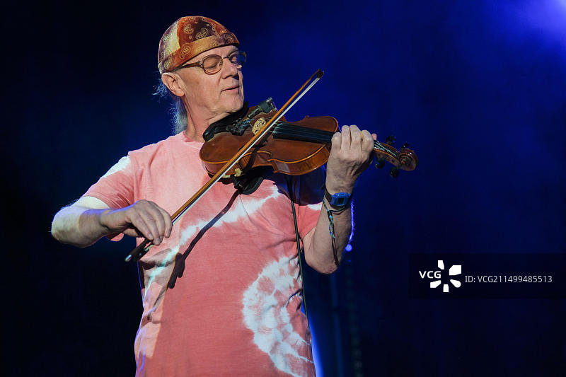 Ric Sanders在英国班伯里Fairport音乐节上表演（2022年8月13日）图片素材