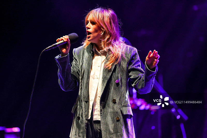 Suki Waterhouse在北卡罗来纳州达勒姆演出图片素材