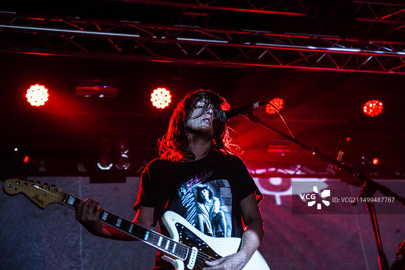 考特尼·巴尼特在利物浦O2学院的现场表演，2015年12月图片素材