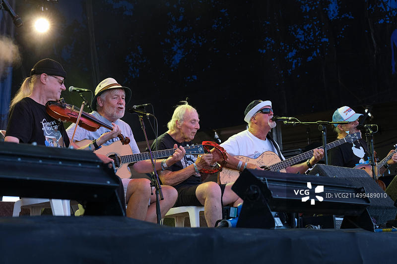 费尔波特乐队在克罗普雷迪音乐节班伯里站演出图片素材