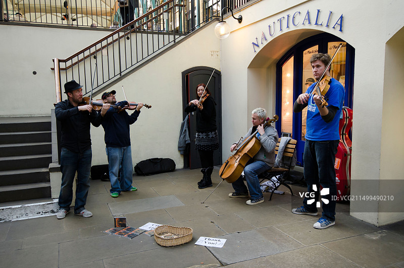 英国伦敦考文特花园的街头艺人图片素材