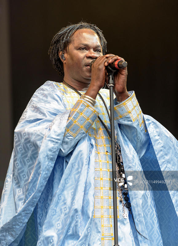 巴巴·马尔在英国马姆斯伯里查尔顿公园WOMAD音乐节上表演，2016年7月30日图片素材