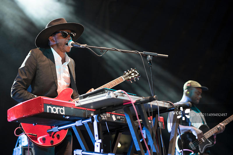 Sinkane在英国马姆斯伯里查尔顿公园Womad音乐节上表演（2015年7月25日）图片素材