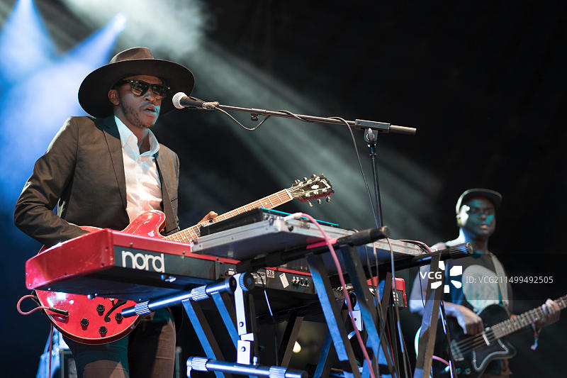 Sinkane在英国马姆斯伯里查尔顿公园Womad音乐节上表演（2015年7月25日）图片素材