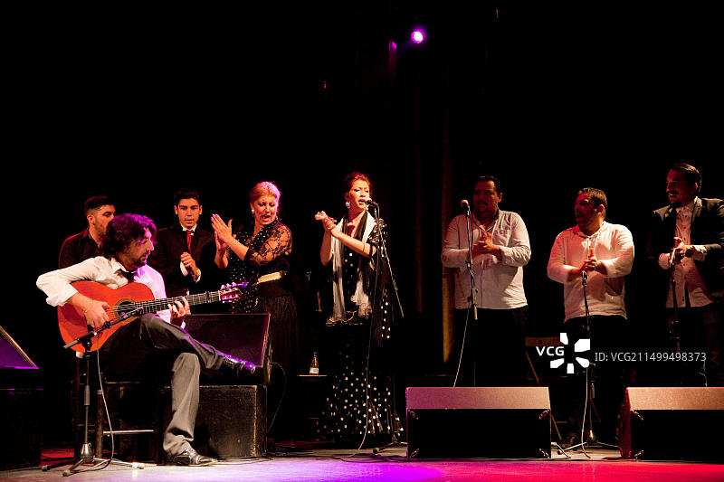 西班牙加泰罗尼亚巴塞罗那弗拉门戈吉他表演图片素材