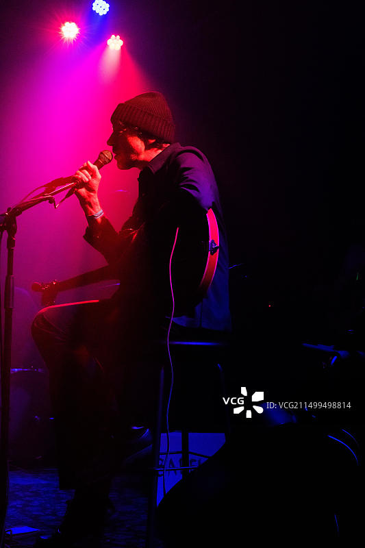 Gruff Rhys在加利福尼亚州旧金山教堂现场表演，2018年10月23日。图片素材