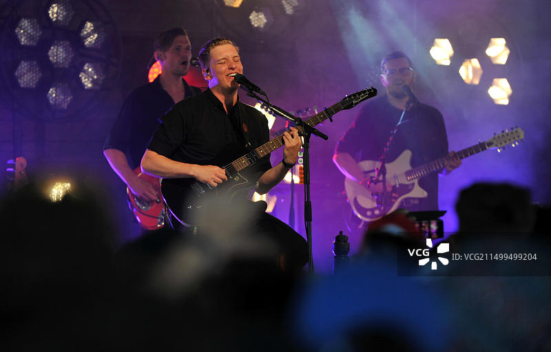 乔治·埃兹拉在农场音乐节10周年纪念日上进行秘密演出图片素材