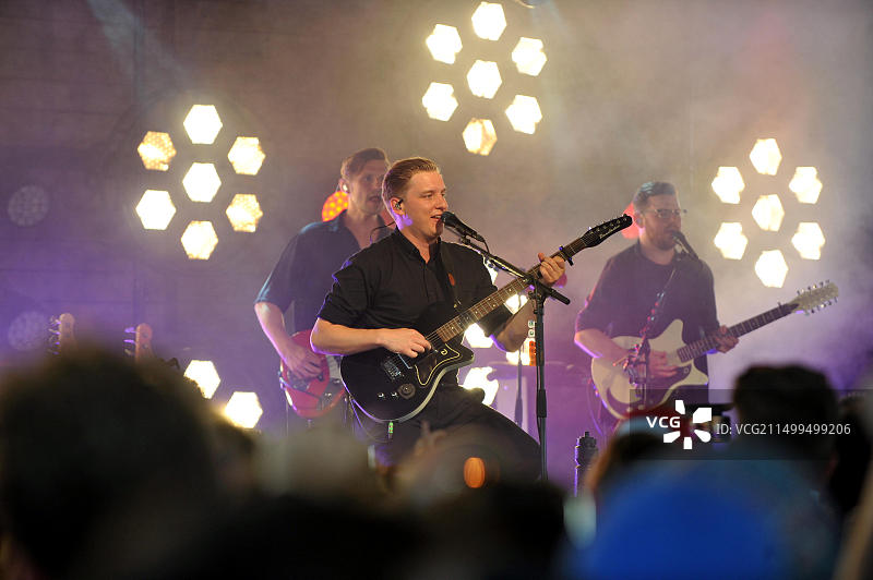 乔治·埃兹拉在农场音乐节10周年纪念日上进行秘密演出图片素材