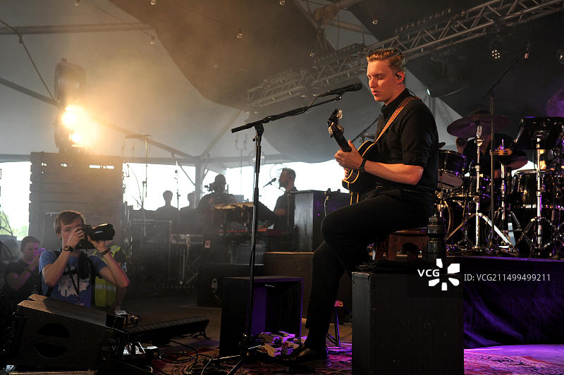 乔治·埃兹拉在农场音乐节10周年纪念日上进行秘密演出图片素材