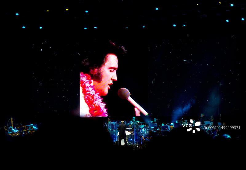 猫王Presley与皇家爱乐乐团现场音乐会影像（2016年巡演）图片素材