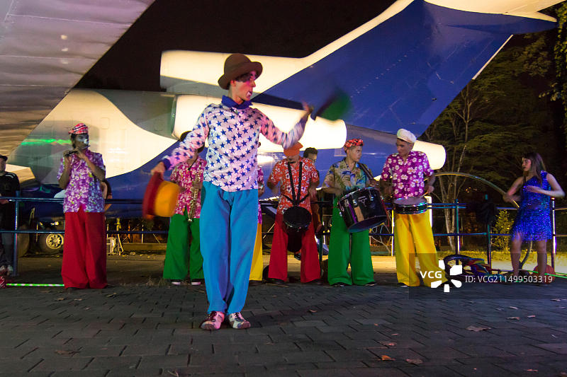 麦德林北区游乐园的传统城市照明图片素材