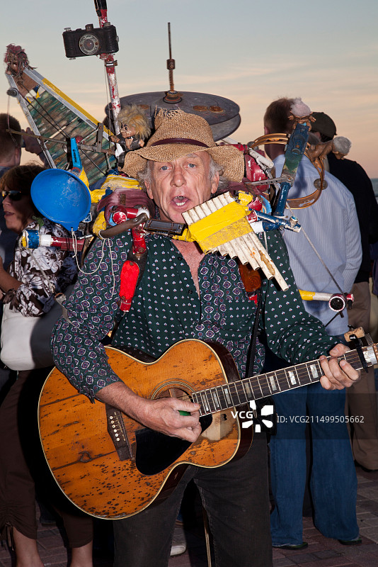 佛罗里达州基韦斯特马洛里广场的单人乐队街头艺人图片素材