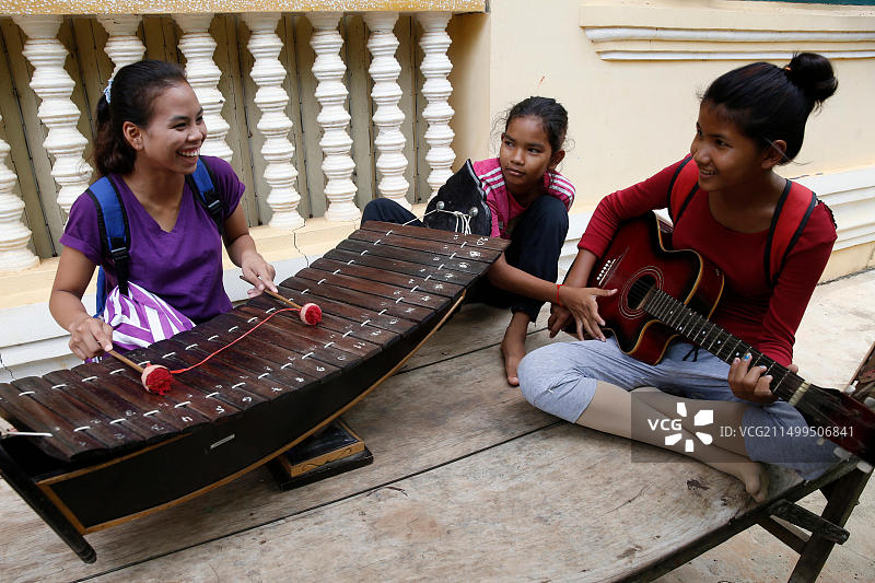 柬埔寨马德望市光明之光艺术学校，东南亚图片素材