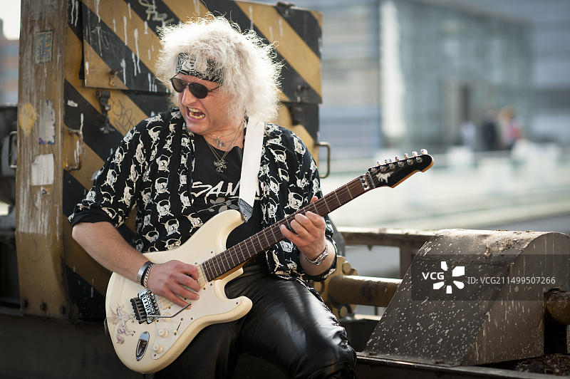 杜塞尔多夫港的岩石与传媒行业图片素材