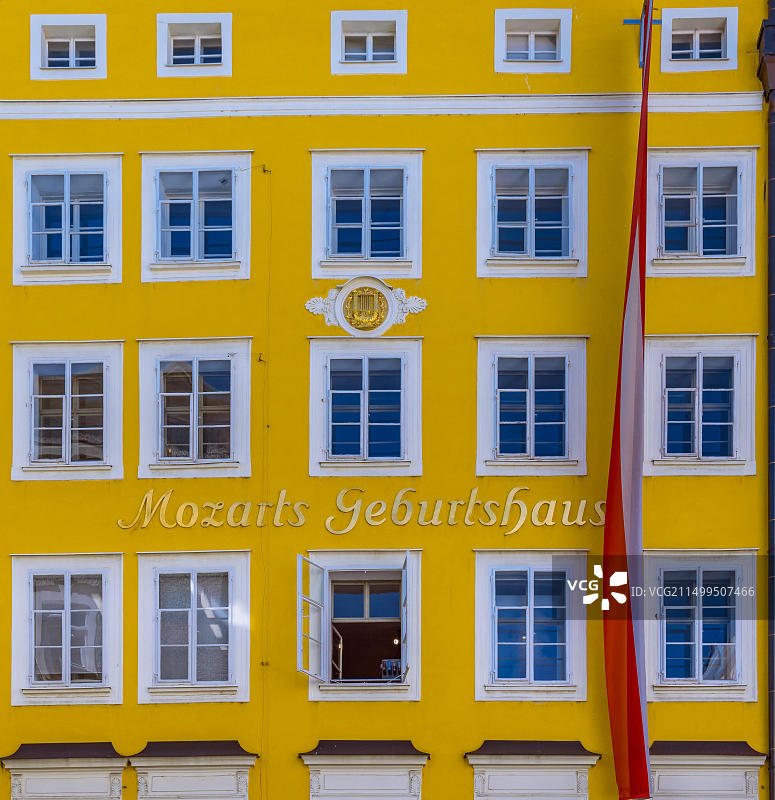 奥地利萨尔茨堡粮食巷的莫扎特故居图片素材