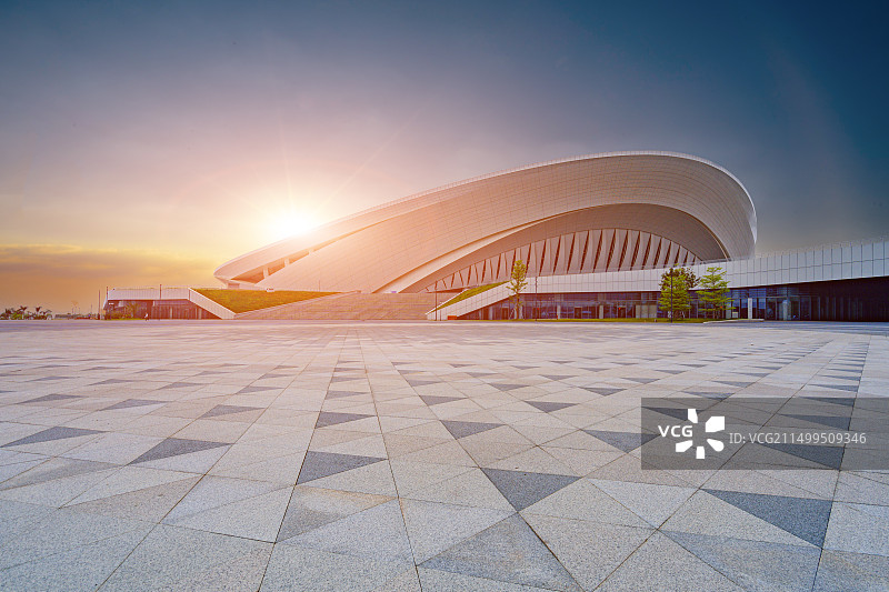 厦门奥体中心体育馆外的大理石广场图片素材