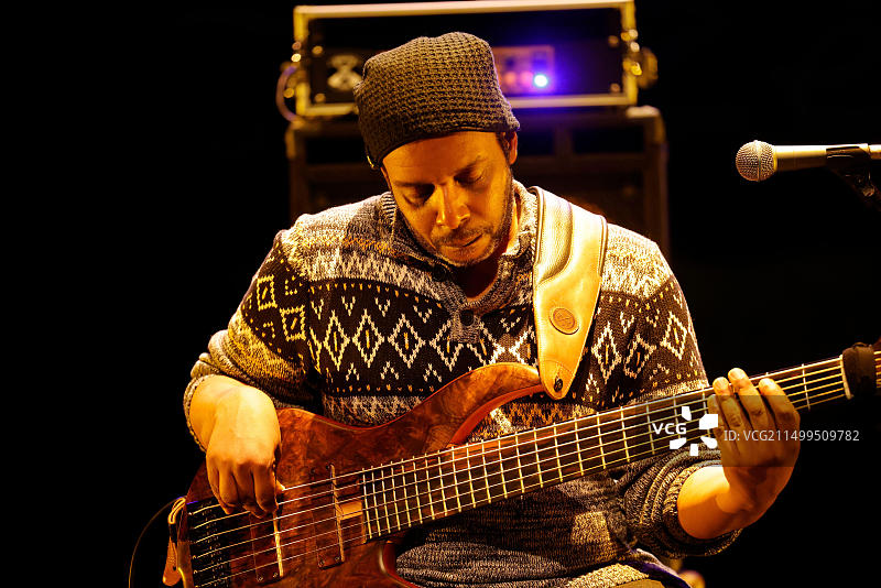 法国利摩日“Eclats d’Email”爵士音乐节：美国萨克斯管演奏家史蒂夫·科尔曼音乐会图片素材