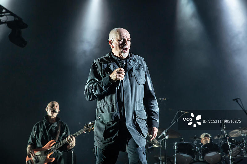 英国歌手、词曲作者兼音乐家彼得·加布里埃尔在奥斯陆光谱仪举行的现场音乐会上表演。挪威，2014年5月23日图片素材