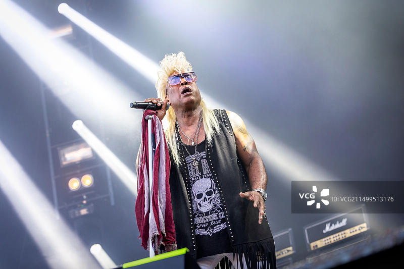 瑞典瑟尔沃斯堡：2022年6月8日，美国歌手、词曲作者兼音乐家让·博瓦在瑞典摇滚音乐节上进行现场音乐会表演图片素材