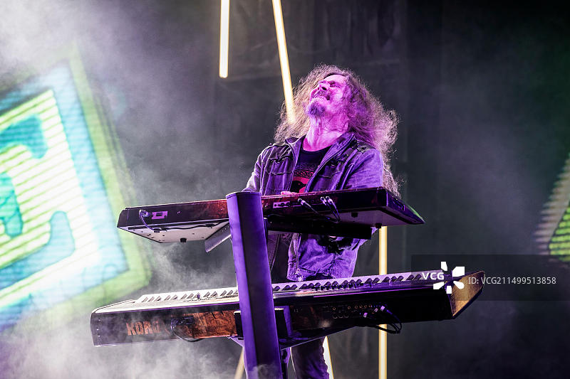 索尔维斯堡，瑞典，2022年6月9日。芬兰金属交响乐队Nightwish在索尔维斯堡举行的瑞典音乐节瑞典摇滚音乐节2022上表演现场音乐会。这是音乐家托马斯·霍洛帕宁在舞台上的现场表演。(图片来源:Gonzales Photo - Terje Dokken)。图片素材