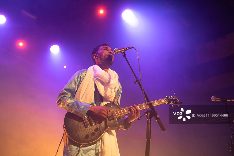 2022年11月3日，挪威卑尔根：图阿雷格歌手Bombino在卑尔根的USF Verftet举办现场音乐会图片素材