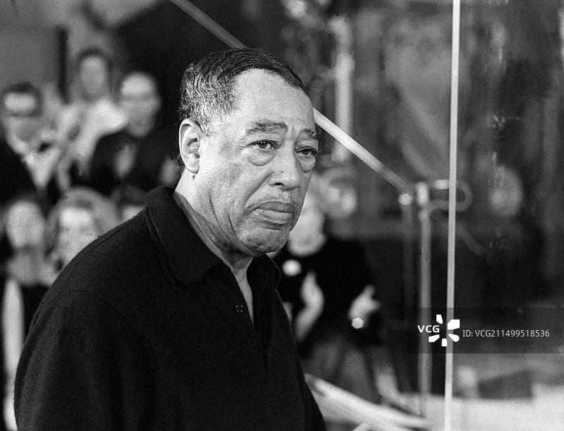 美国爵士音乐家艾灵顿公爵1969年在斯德哥尔摩瓦萨教堂为电视录音图片素材