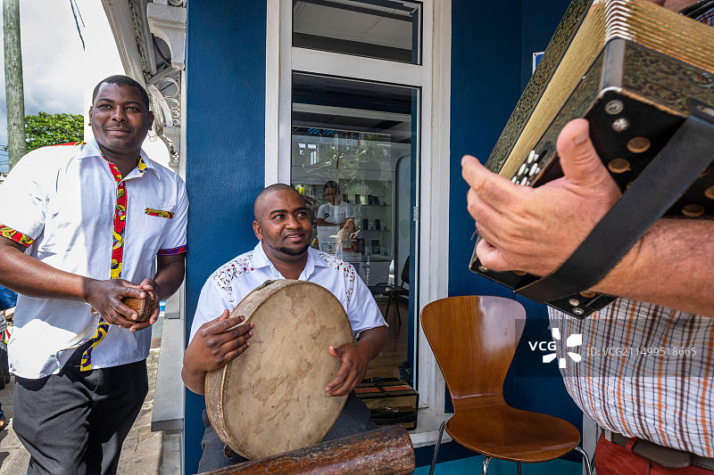 毛里求斯罗德里格斯岛马图林港周六市场音乐家图片素材