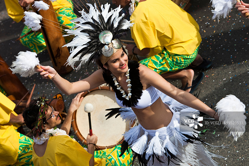 2010年法国芒通柠檬节游行巴西舞者图片素材