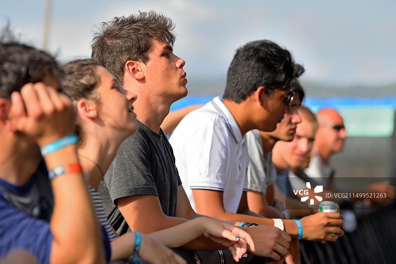 西班牙贝尼卡西姆FIB音乐节上的音乐会人群，2014年7月18日图片素材