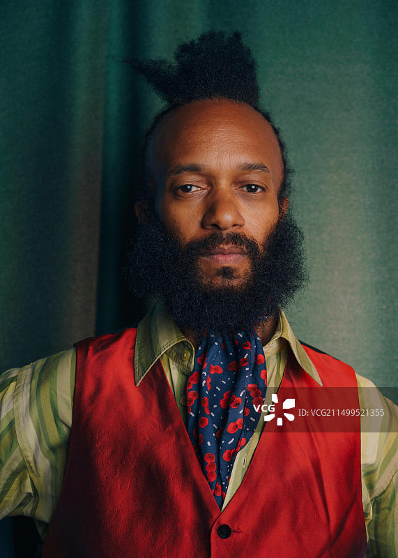 Xavier Dphrepaulezz，又名梦幻黑人，在昏迷三周后重返音乐生涯。2017年，他凭借最佳现代蓝调专辑荣获首个格莱美奖。图片素材