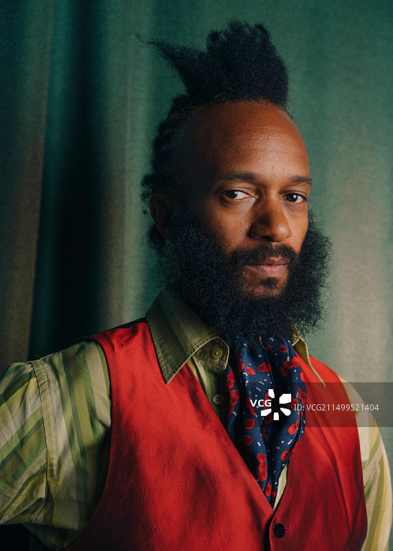 Xavier Dphrepaulezz，又名梦幻黑人，在昏迷三周后重返音乐生涯。2017年，他凭借最佳现代蓝调专辑荣获首个格莱美奖。图片素材