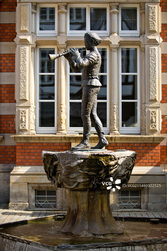 花衣魔笛手喷泉：德国童话之路，哈默尔恩图片素材