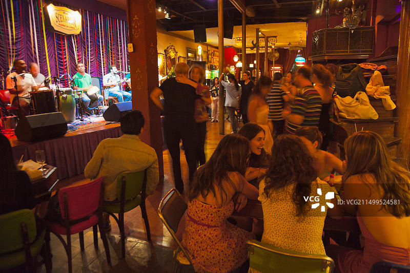 里约热内卢埃斯塞纳里乌姆餐厅现场桑巴音乐图片素材