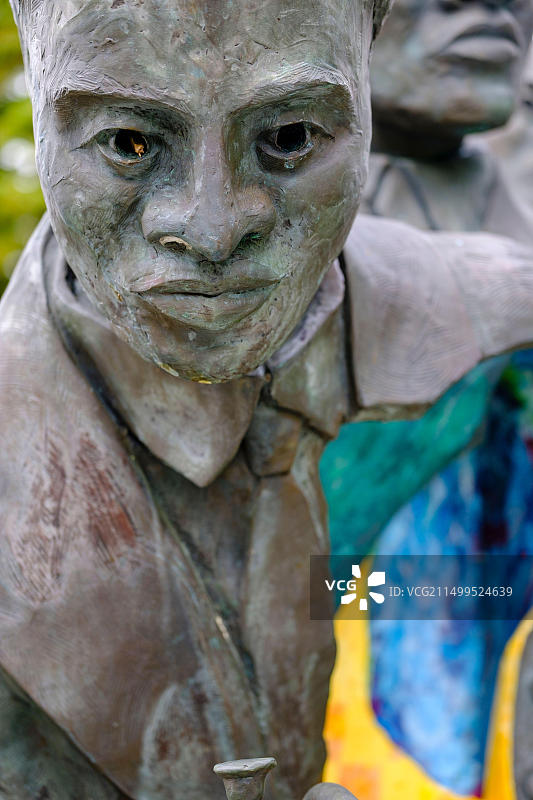 路易斯·阿姆斯特朗公园，新奥尔良，金伯利·杜蒙斯创作的查尔斯·巴迪·博尔登雕塑，特雷梅社区，新奥尔良，路易斯安那州，美国图片素材