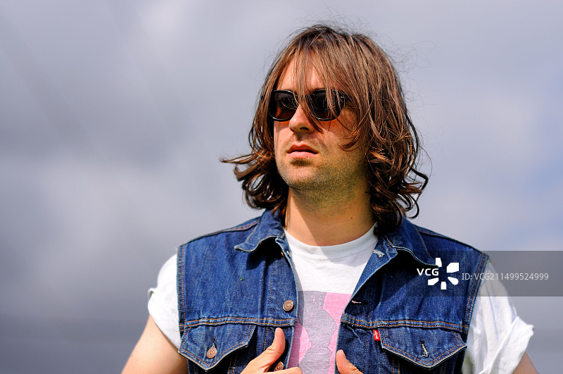 西班牙贝尼卡西姆 - 7月15日：英国独立摇滚乐队The Vaccines的领导者Justin Young在FIB的肖像。图片素材