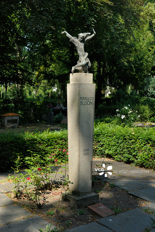 格奥尔格·科尔贝设计的费鲁乔·布索尼墓碑图片素材