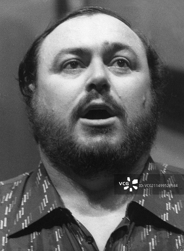 卢奇亚诺·帕瓦罗蒂，意大利音乐家/艺术家、歌唱家（男高音），1981年肖像图片素材