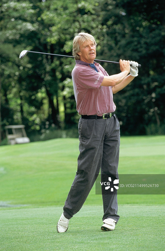 霍华德·卡彭代尔，南非/德国音乐家/艺术家，歌手，全身照，贝塔斯曼高尔夫杯，博伊尔贝格，打高尔夫球，1990年代图片素材