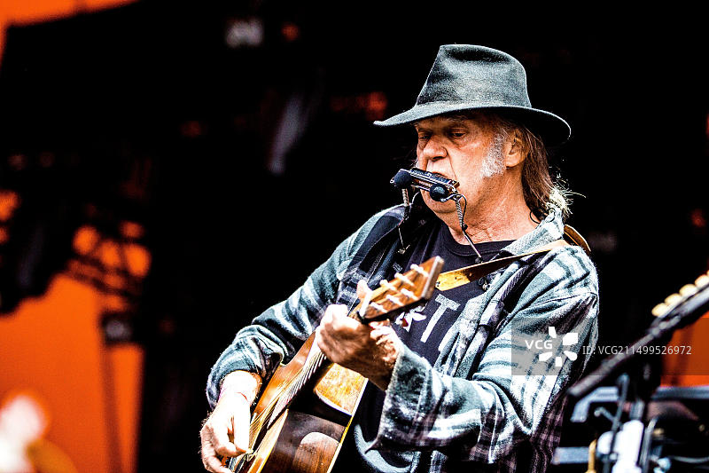 2016年罗斯基勒音乐节：加拿大音乐人尼尔·杨现场演唱会图片素材